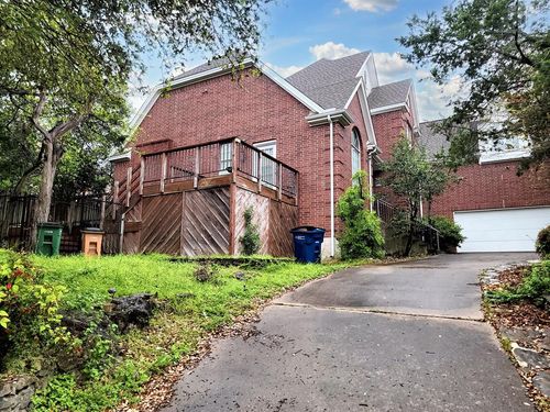 10526 Grand Oak Cir, Austin, TX, 78750-3851 | Card Image