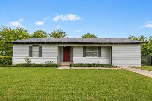 607 E Pine St, West, TX, 76691-1628 | Card Image