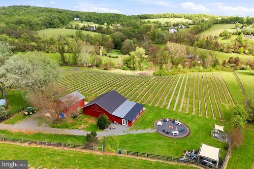 40817 Browns Ln, WATERFORD, VA, 20197-1207 | Card Image