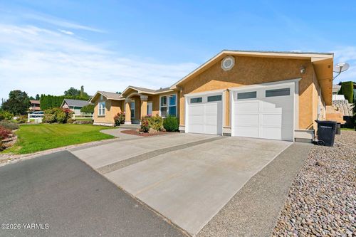 5811 Englewood Ave, Yakima, WA, 98908-2336 | Card Image