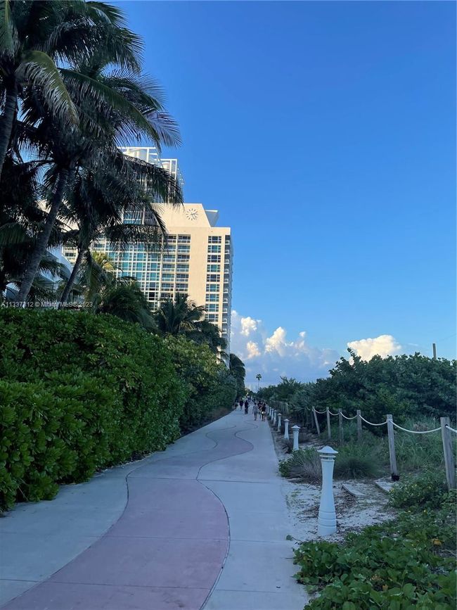 PH-2105 - 6767 Collins Ave, Condo with 2 bedrooms, 2 bathrooms and null parking in Miami Beach FL | Image 7