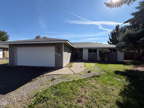 3889 Rio Vista Way, Klamath Falls, OR, 97603 | Card Image