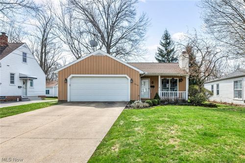 37510 Park Ave, Willoughby, OH, 44094-6053 | Card Image