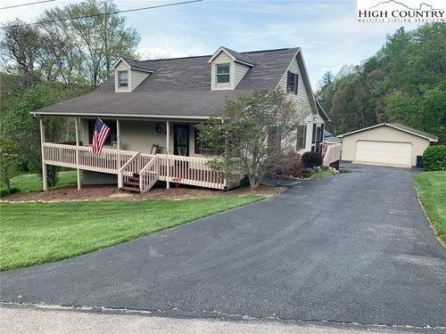 107 Buckner Dr, Roan Mountain, TN, 37687-3577 | Card Image