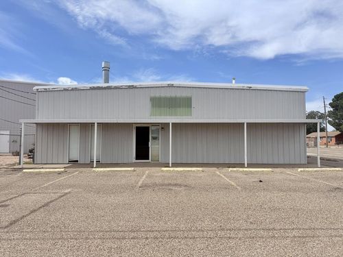 213 N College Ave, Snyder, TX, 79549-8421 | Card Image
