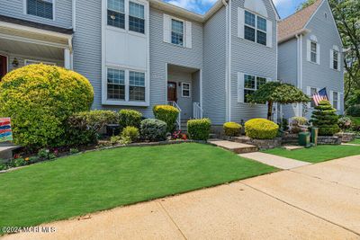 703 Hatchery Court, Condo with 3 bedrooms, 1 bathrooms and 1 parking in Freehold NJ | Image 2