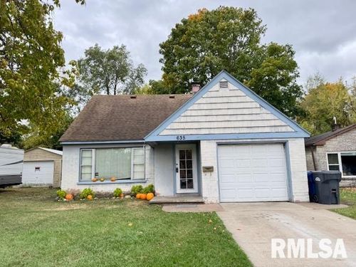 635 8th Ave S, Clinton, IA, 52732-5607 | Card Image