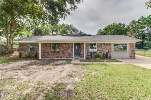 15604 Anderson Dr, Biloxi, MS, 39532-2812 | Card Image