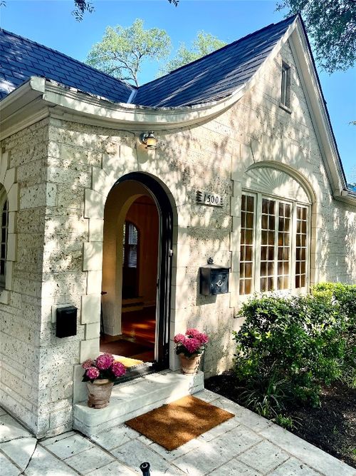 1500 Wethersfield Rd, Austin, TX, 78703-3325 | Card Image