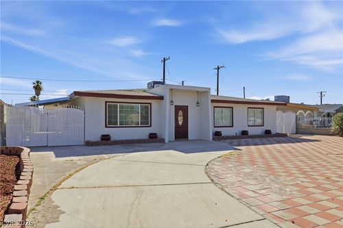 2990 Ferndale St, Las Vegas, NV, 89121-2610 | Card Image