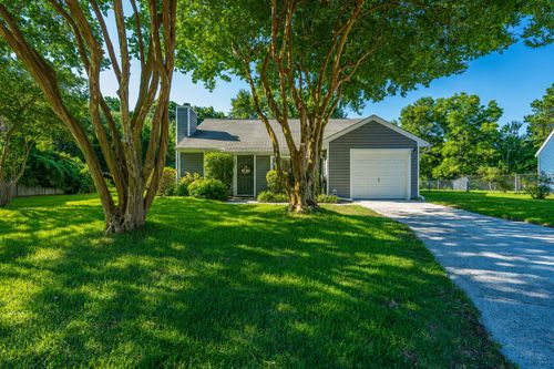 995 Oakcrest Dr, Charleston, SC, 29412-9394 | Card Image