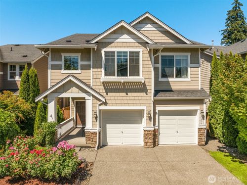 17806 39th Ave Se, Bothell, WA, 98012-7477 | Card Image