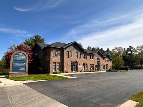 880 Munson Ave, Traverse City, MI, 49686-3661 | Card Image