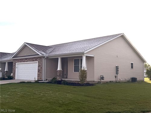 9389 Towpath Trl, Seville, OH, 44273-8950 | Card Image