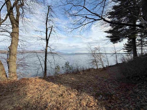1413 Bluff Rd, Newport, VT, 05855-9148 | Card Image