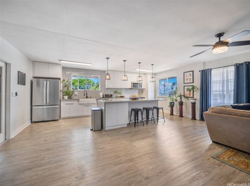 71 Kawananakoa Pl, Honolulu, HI, 96817-1709 | Card Image