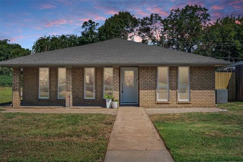 1801 E Crosby Rd, Carrollton, TX, 75006-7350 | Card Image