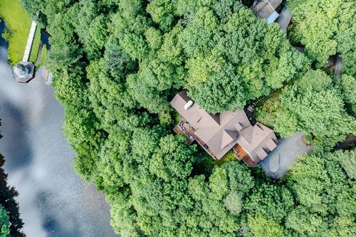 190 New River Lake Dr, Blowing Rock, NC, 28605-6211 | Card Image