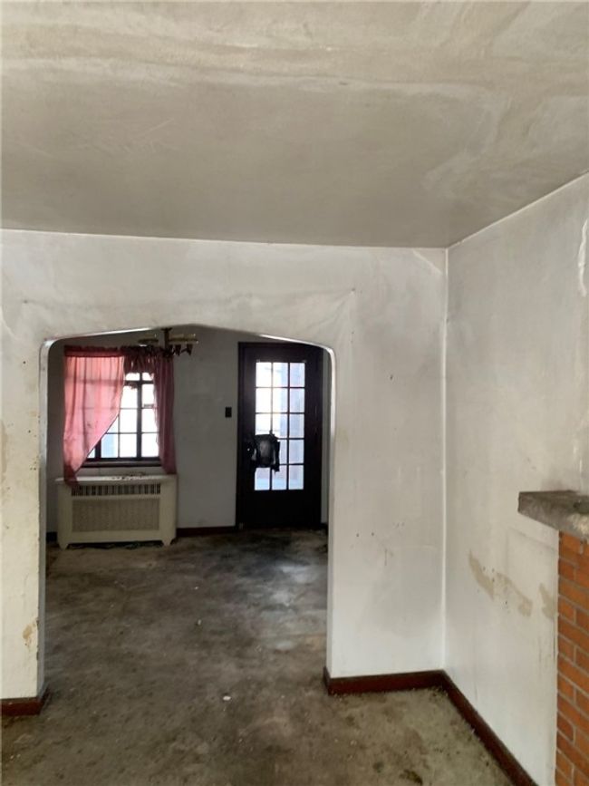 1823 Wright St, House other with 2 bedrooms, 1 bathrooms and 5 parking in Wilkinsburg PA | Image 6