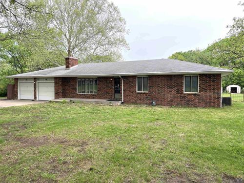 5020 Se 7th St, Tecumseh, KS, 66542-9422 | Card Image