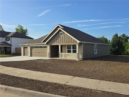 1602 Bluestem Dr, Ottawa, KS, 66067-1500 | Card Image