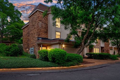 60-401 Bowling Ave, Nashville, TN, 37205-2568 | Card Image