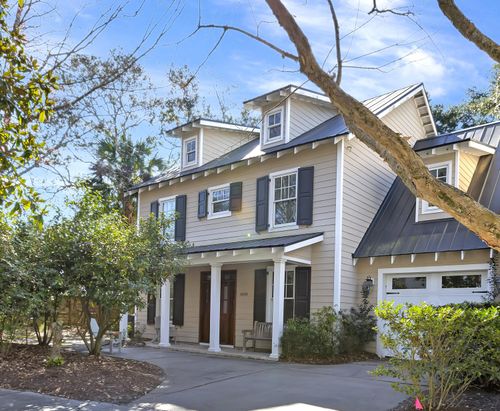 1050 Phillips Park Dr, Mount Pleasant, SC, 29464-4776 | Card Image