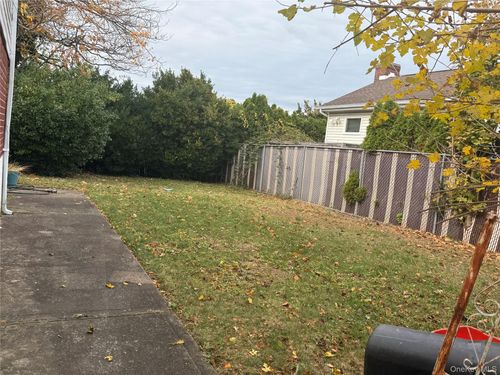 89 Osborne Rd, W Hempstead, NY, 11552-1301 | Card Image