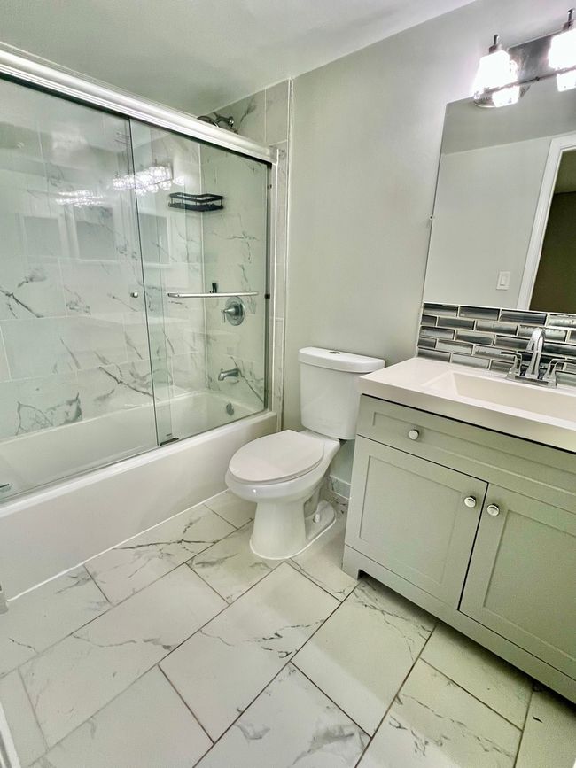 APT-116 - 802 E Old Willow Rd, Condo with 3 bedrooms, 2 bathrooms and null parking in Prospect Heights IL | Image 10