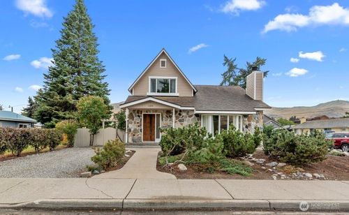 233 W Gibson Ave, Chelan, WA, 98816-9702 | Card Image