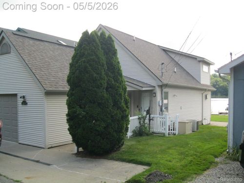 1873 Lakeview Ln, Highland, MI, 48357-4817 | Card Image