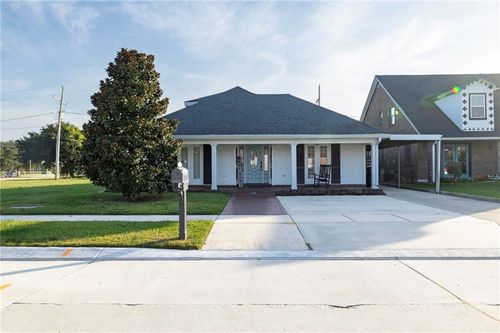 4208 Newport St, Meraux, LA, 70075-2263 | Card Image