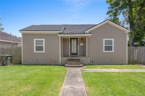 906 17th St, Lake Charles, LA, 70601-7528 | Card Image