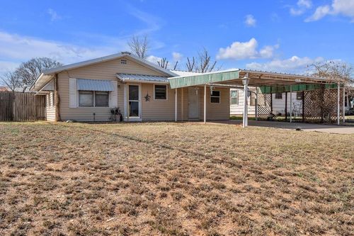 401 N 1st St, Coahoma, TX, 79511-2141 | Card Image