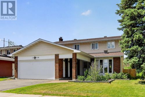 1646 Grey Nuns Drive, Ottawa, ON, K1C1T7 | Card Image