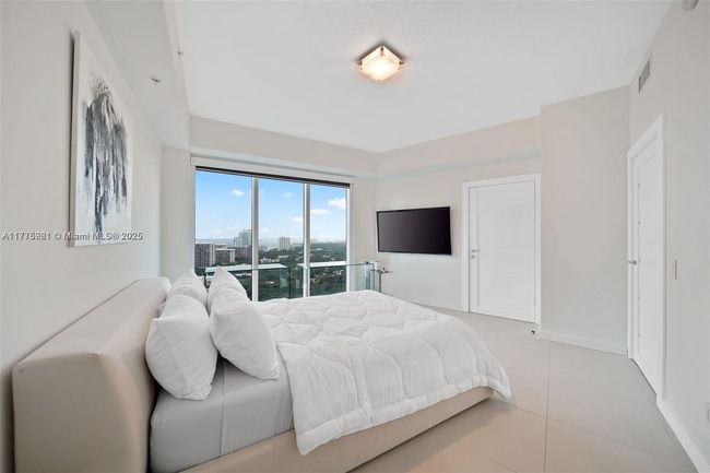 APT-2600 - 60 Sw 13 Th St, Condo with 3 bedrooms, 4 bathrooms and null parking in Miami FL | Image 6