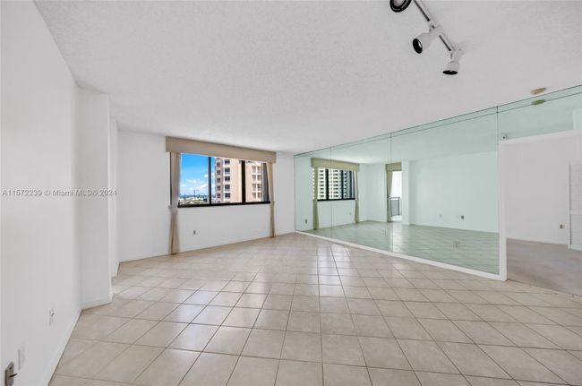 APT-1816 - 540 Brickell Key Dr, Condo with 2 bedrooms, 2 bathrooms and null parking in Miami FL | Image 9