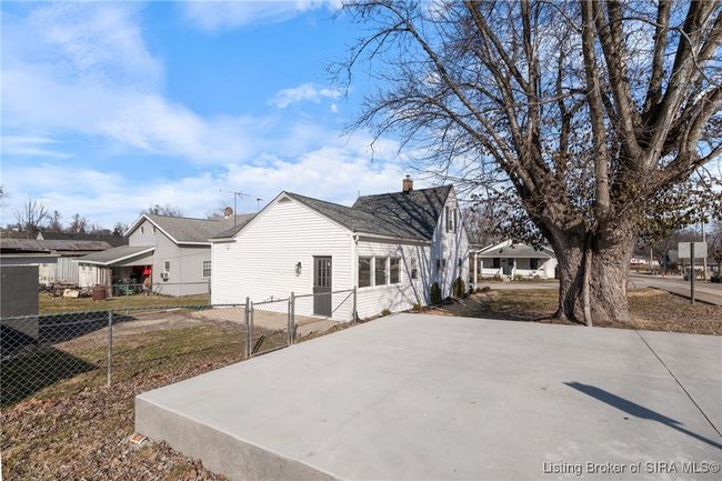 429 S Sycamore St, Home with 3 bedrooms, 2 bathrooms and null parking in Paoli IN | Image 41