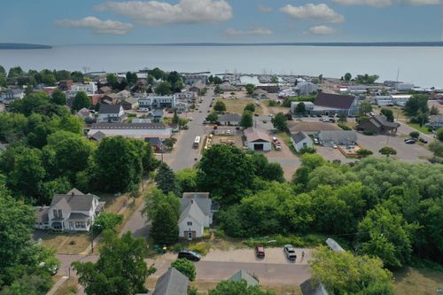 104 S 4th St, Bayfield, WI, 54814-5065 | Card Image