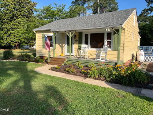 209 E Franklin St, Spring Hope, NC, 27882-7683 | Card Image