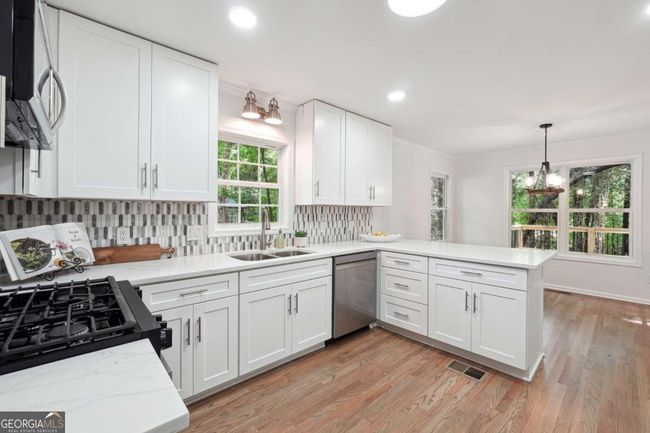 2863 Landing Dr, House other with 5 bedrooms, 4 bathrooms and 2 parking in Marietta GA | Image 8