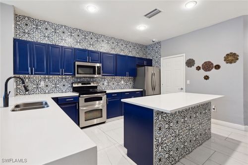 76-15873 Marcello Cir, NAPLES, FL, 34110-2833 | Card Image