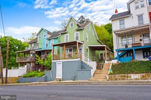 949 Wyandotte St, BETHLEHEM, PA, 18015-2745 | Card Image