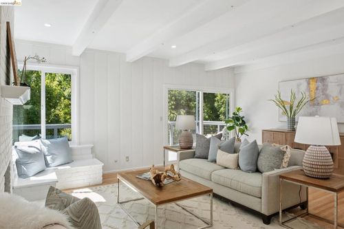6235 Melville Dr, Oakland, CA, 94611-1726 | Card Image