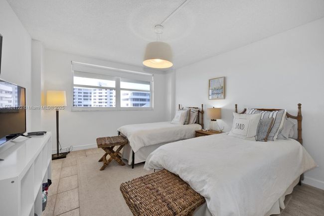 APT-1009 - 177 Ocean Lane Dr, Condo with 2 bedrooms, 2 bathrooms and null parking in Key Biscayne FL | Image 22