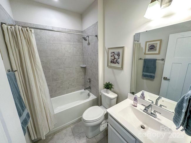 Bathroom 2 | Image 5