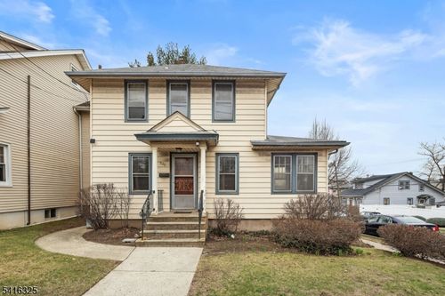 520 Rutherford Ave, Lyndhurst, NJ, 07071-1111 | Card Image