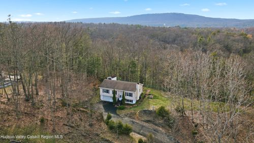 8 Robbins Ln, Saugerties, NY, 12477-2118 | Card Image