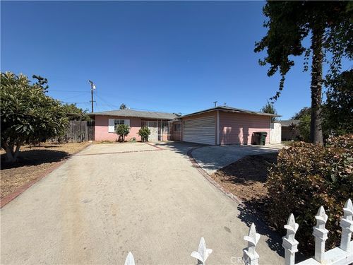 2420 Lovejoy St, Pomona, CA, 91767-2518 | Card Image