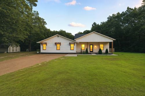 157 Indian Creek Rd, Hohenwald, TN, 38462-2495 | Card Image
